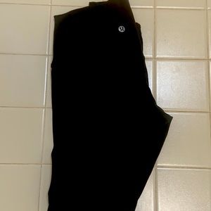 Worn 1 time LULULEMON align 25 inch- size 4- black